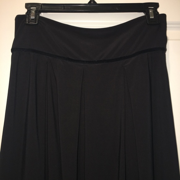 Black Skirt - Picture 6 of 7